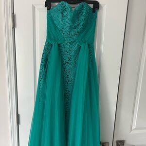 ML Monique Lhuillier Dress